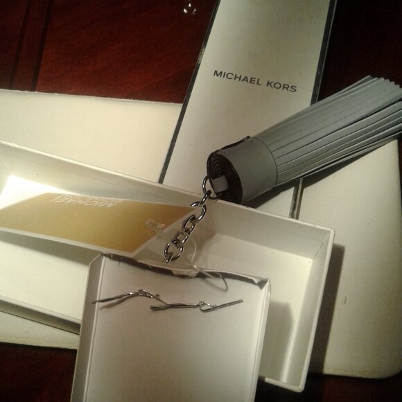 NEW!  Michael Kors Soft Light Blue Leather Fringe Keychain - Picture 7 of 9